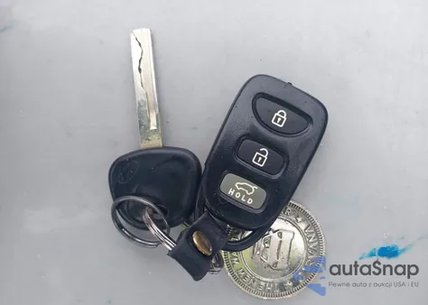 2016 Hyundai Veloster z USA, uszkodzony, nr VIN KMHTC6AD1GU260821